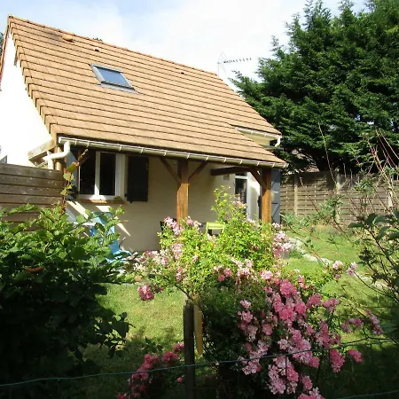 게스트하우스 Dans Les Alpes Mancelles 3*